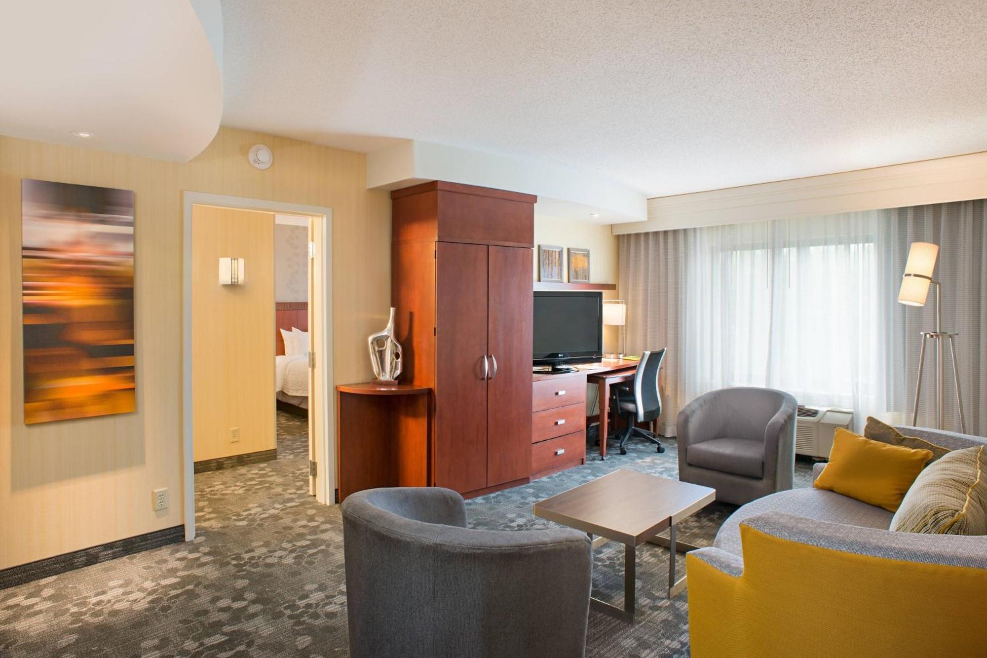 Courtyard By Marriott Hanover Lebanon Exterior photo