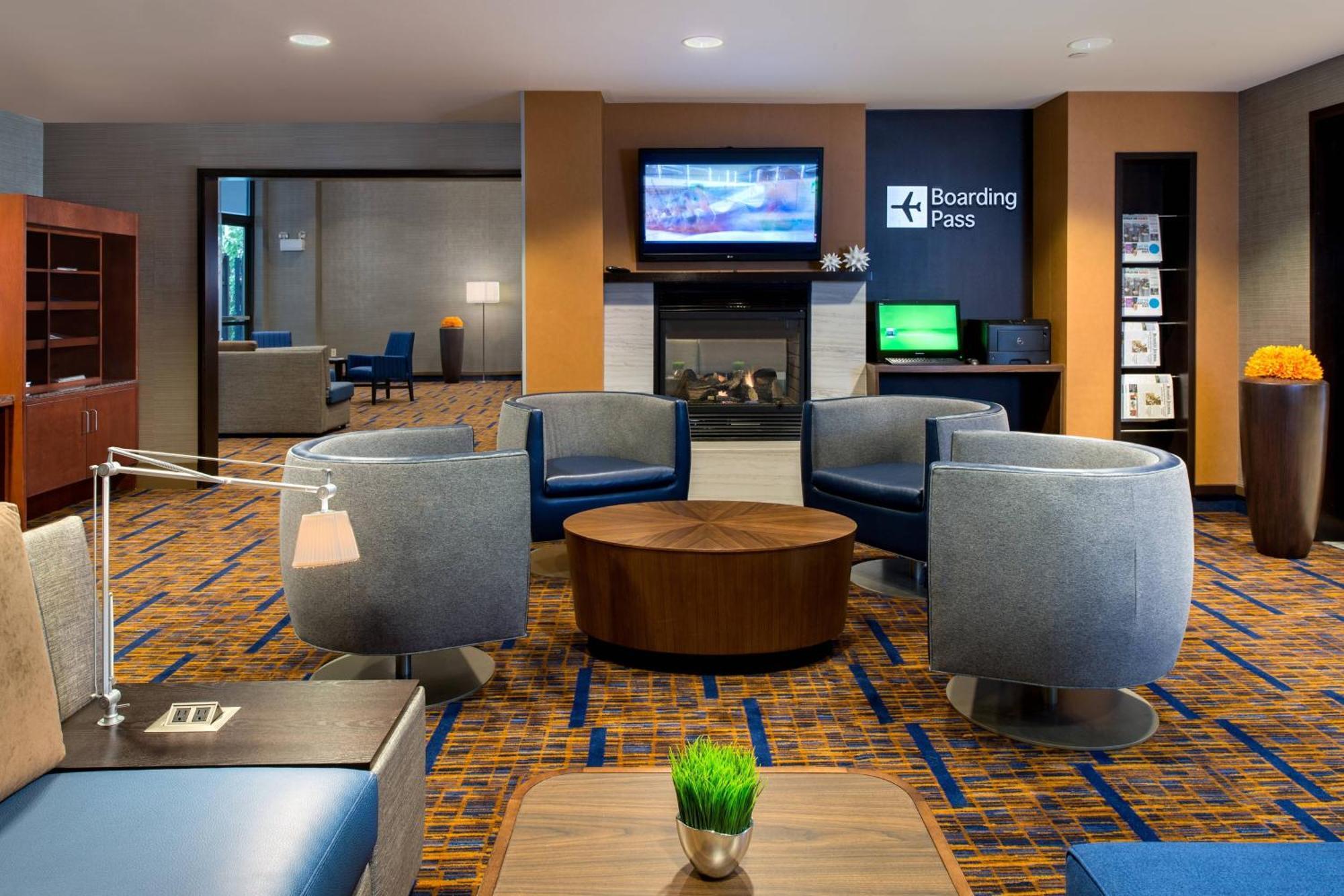 Courtyard By Marriott Hanover Lebanon Exterior photo